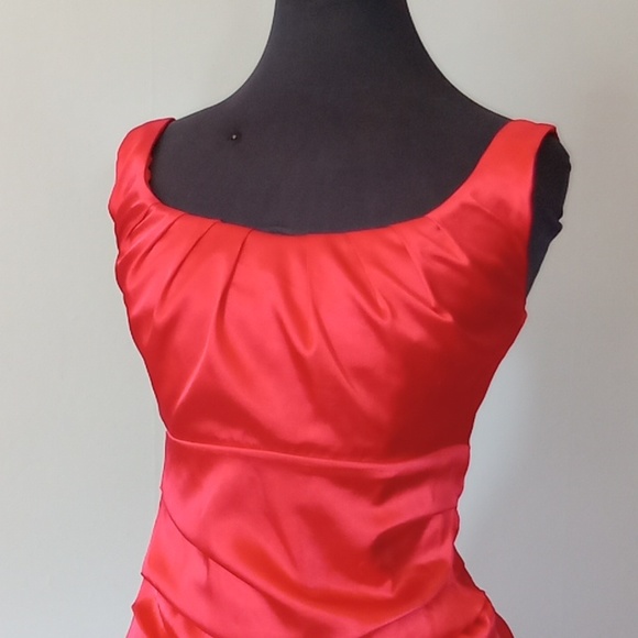 Voom! Cherry red satin knee length summer wiggle dress by Le Chateau size XS - Picture 3 of 7